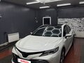 2019 Toyota Camry VIII (XV70), белый
