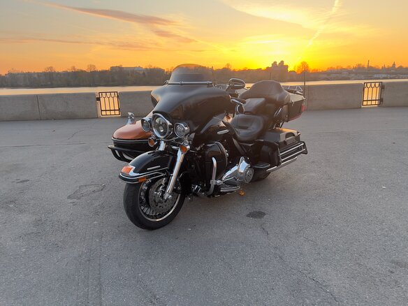 2011 Harley-Davidson Electra Glide, чёрный, 1490000 рублей - вид 1