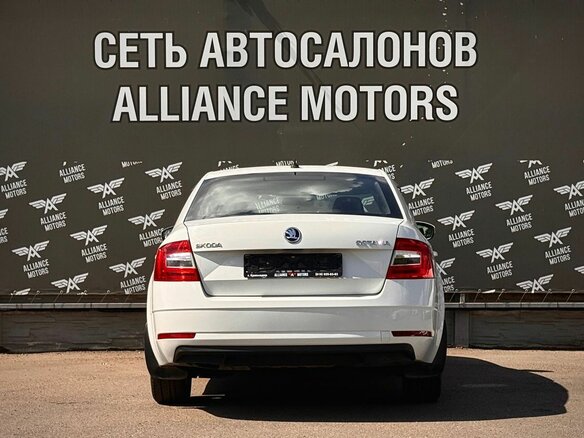 2019 Skoda Octavia III (A7) Рестайлинг, белый - вид 5