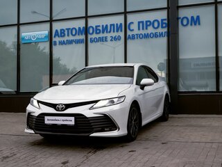 2021 Toyota Camry VIII (XV70) Рестайлинг, белый, 2989000 рублей, вид 1