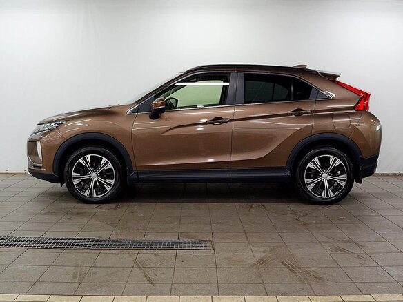 2018 Mitsubishi Eclipse Cross I, коричневый, 1400000 рублей - вид 4