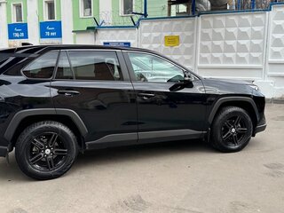 2021 Toyota RAV4 V (XA50), чёрный, 2600000 рублей, вид 5