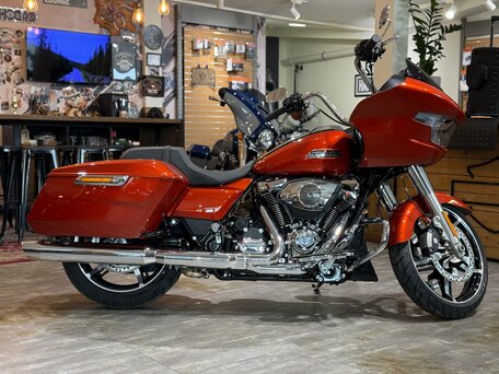 2024 Harley-Davidson Road Glide, красный, 3600000 рублей, вид 2