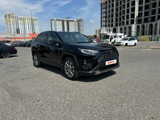 2021 Toyota RAV4 V (XA50), чёрный, 3000000 рублей, вид 3