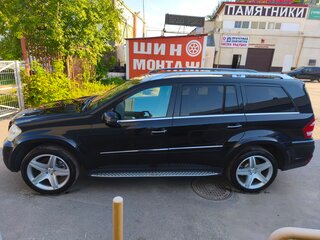 2012 Mercedes-Benz GL-Класс 500 I (X164) Рестайлинг, чёрный, 3000000 рублей, вид 4