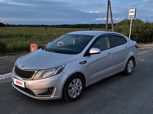 2014 Kia Rio III, серебристый, 555000 рублей