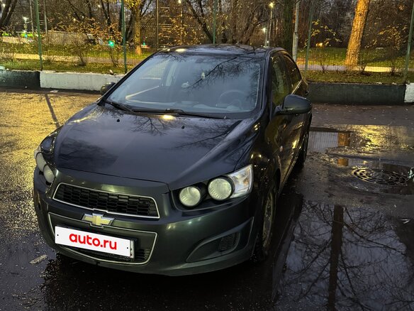 2014 Chevrolet Aveo II, чёрный, 1090000 рублей - вид 2