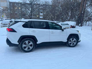 2021 Toyota RAV4 V (XA50), белый, 3400000 рублей, вид 3