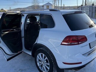 2013 Volkswagen Touareg II, белый, 2500000 рублей, вид 5