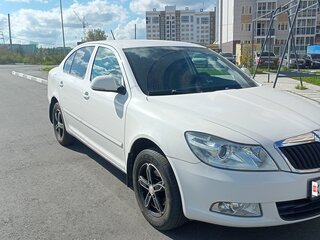 2013 Skoda Octavia II (A5) Рестайлинг, белый, 1500000 рублей, вид 1