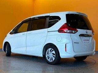 2018 Honda Freed+ II, белый, 1253000 рублей, вид 5