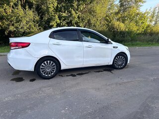 2016 Kia Rio III Рестайлинг, белый, 409000 рублей, вид 4