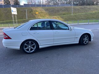 2006 Mercedes-Benz C-Класс 230 II (W203) Рестайлинг, белый, 630000 рублей, вид 2