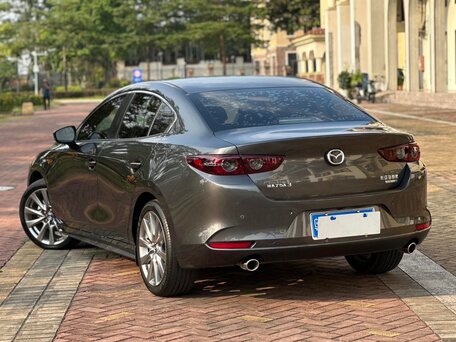 2023 Mazda 3 Axela IV (BP), серый, 1450000 рублей, вид 5