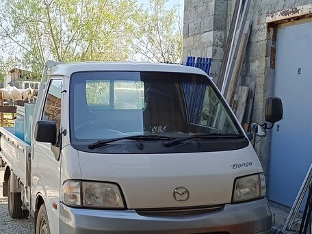 2012 Mazda Bongo, белый, 1850000 рублей, вид 2