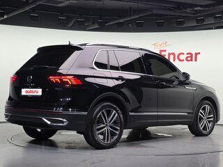 2023 Volkswagen Tiguan Allspace II Рестайлинг, чёрный, 2980777 рублей, вид 2