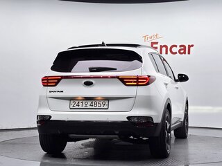 2021 Kia Sportage IV Рестайлинг, белый, 1656007 рублей, вид 4