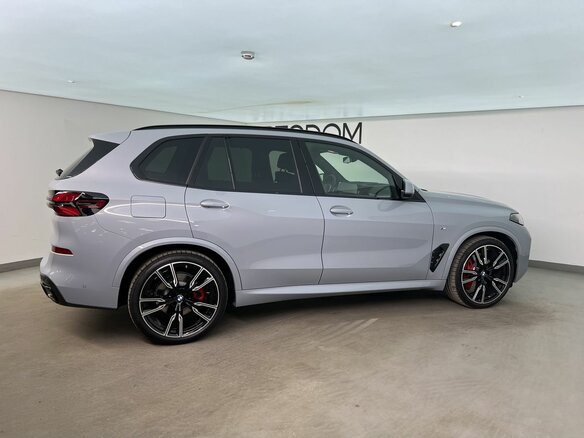 2026 BMW X5 30d IV (G05/G18) Рестайлинг, серый, 15890000 рублей - вид 4