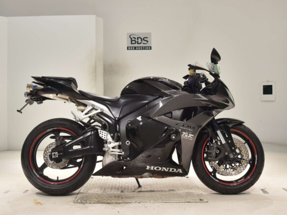 2009 Honda CBR 600RR, серый, 475000 рублей - вид 3