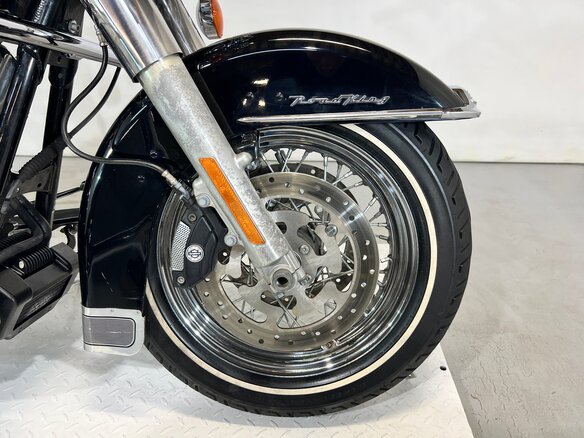 2011 Harley-Davidson Road King, чёрный, 710000 рублей - вид 12