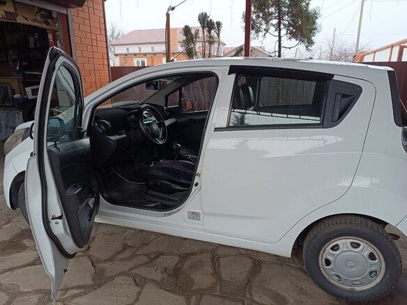 2012 Chevrolet Spark III, белый, 620000 рублей - вид 4