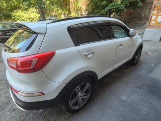 2011 Kia Sportage III, белый, 800000 рублей, вид 4