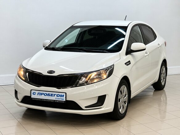 2013 Kia Rio III, белый, 1140000 рублей