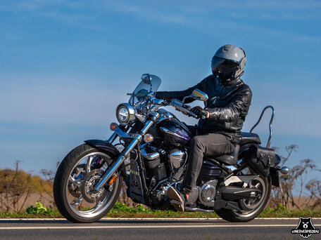 2012 Yamaha XV 1900, фиолетовый, 802026 рублей, вид 5