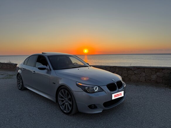 2003 BMW 5 серии 530i V (E60/E61), серебристый, 1500000 рублей - вид 2