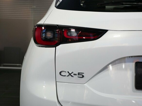 2025 Mazda CX-5 II Рестайлинг, белый, 4150000 рублей - вид 9
