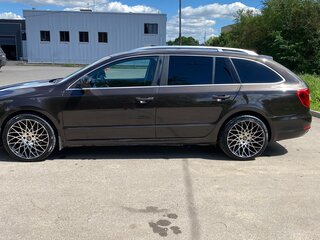 2013 Skoda Superb II Рестайлинг, коричневый, 1300000 рублей, вид 4