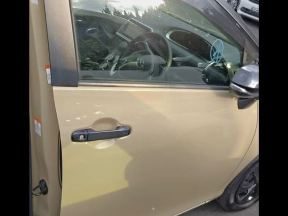 2020 Toyota Sienta II Рестайлинг, бежевый, 1500000 рублей - вид 19
