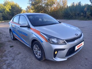 2018 Kia Rio IV, серебристый, 1340000 рублей, вид 2