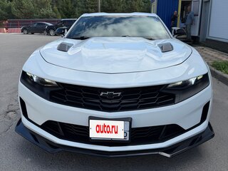 2019 Chevrolet Camaro VI Рестайлинг, белый, 4700000 рублей, вид 2