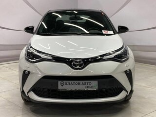 2022 Toyota C-HR I Рестайлинг, белый, 2900000 рублей, вид 2