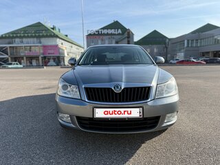 2013 Skoda Octavia II (A5) Рестайлинг, серый, 1365000 рублей, вид 2