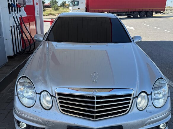2003 Mercedes-Benz E-Класс 500 III (W211, S211), серебристый, 1250000 рублей