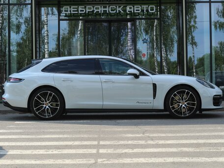2020 Porsche Panamera 4 Sport Turismo II Рестайлинг, белый, 9650000 рублей, вид 3