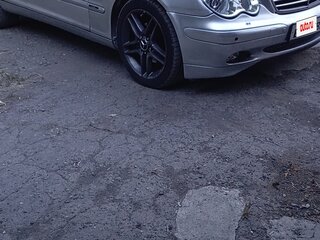 2003 Mercedes-Benz C-Класс 200 II (W203), серебристый, 600000 рублей, вид 4