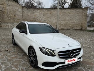2019 Mercedes-Benz E-Класс 200 d V (W213, S213, C238), белый, 3000000 рублей, вид 5