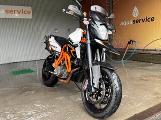 2011 KTM 990 SM, оранжевый, 600000 рублей, вид 5