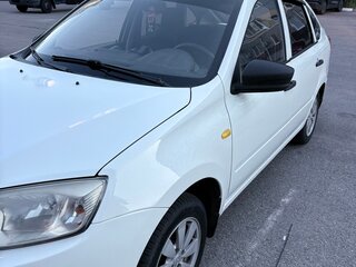 2015 Lada (ВАЗ) Granta I, белый, 400000 рублей, вид 1