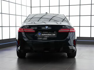 2025 BMW 5 серии Long 530Li xDrive VIII (G60/G61/G68), чёрный, 8900000 рублей, вид 5