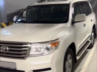 2014 Toyota Land Cruiser 200 Series Рестайлинг 1, белый, 4800000 рублей, вид 1