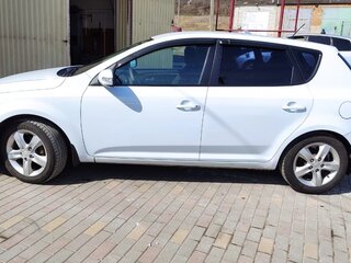 2010 Kia Ceed I Рестайлинг, белый, 750000 рублей, вид 5