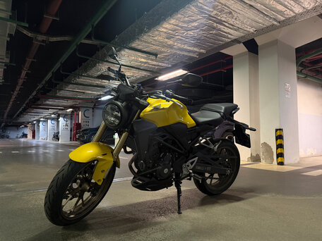 2023 Honda CB 300R, жёлтый, 450000 рублей, вид 2