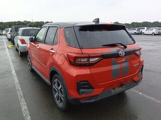 2021 Daihatsu Rocky A200, красный, 1800000 рублей, вид 4