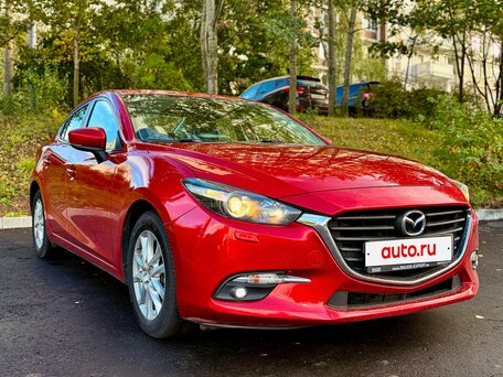 2018 Mazda 3 III (BM) Рестайлинг, красный, вид 3