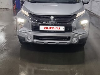 2023 Mitsubishi Xpander Cross I, серый, 2800000 рублей, вид 2