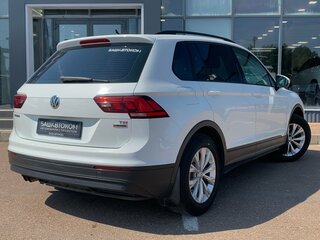 2017 Volkswagen Tiguan II, белый, 1800000 рублей, вид 4
